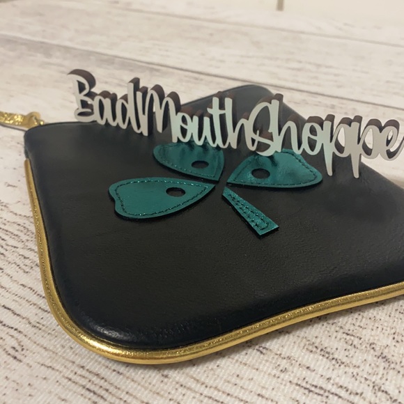 *Verona Black Handmade Specters of the Shamrock Planchette Clover Leather Pouch - Picture 3 of 5